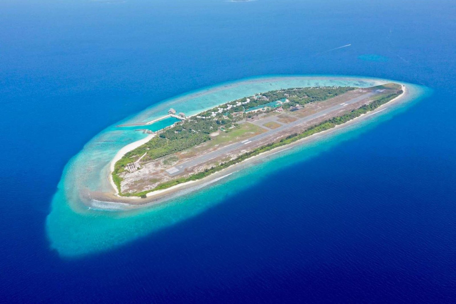 Ifuru Resort with Airport