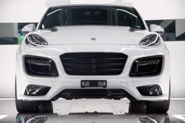 PORSCHE CAYENNE TURBO (SUV T667-616)