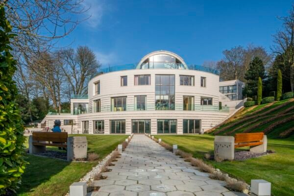 Heathfield House 6 Merton Lane